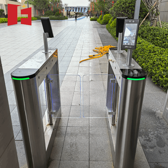 Swing Barrier Otomatis AC220V Anti Tailgating Palang Pembatas Kantor Aman
